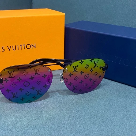 Louis Vuitton Women's Authentic Sunglasses - Picture 2 of 4